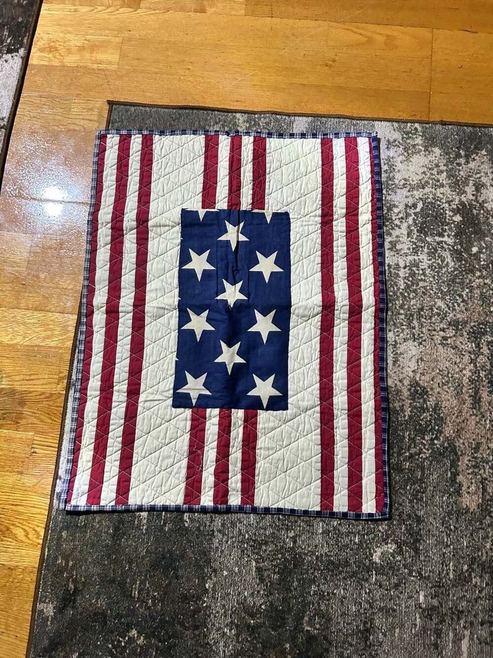 Handmade American Flag Quilt Wall Hanging Patriotic Stars Stripes 24x20